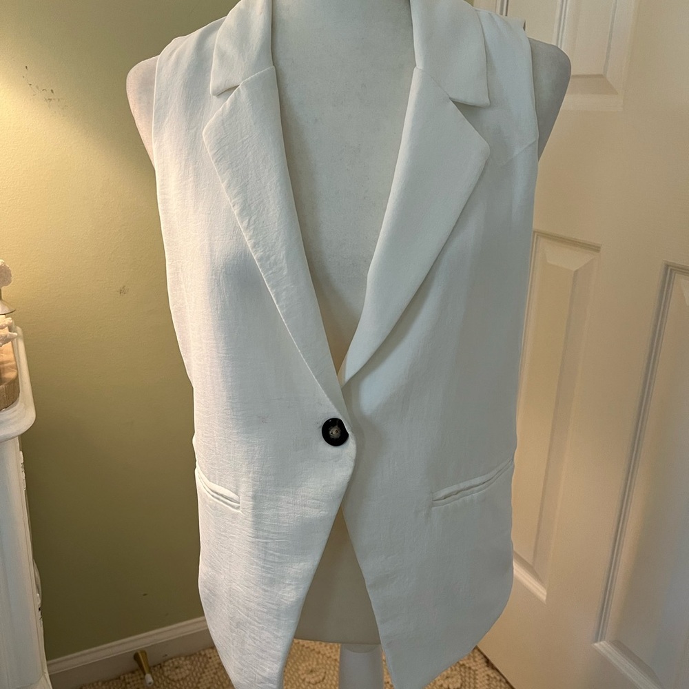 white vest NWOT